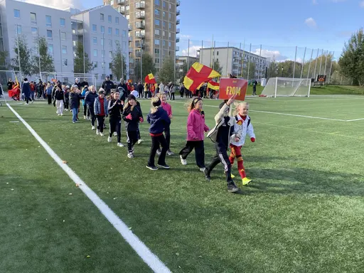 En solig men blåsig föreningsavslutning på Tyresövallen!