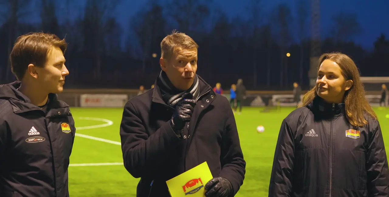 Programledare Robban Tennisberg tar emot gästerna Ludwig Holmgren i herrlaget och Filippa Pettersson i damlaget och snackar upp säsongspremiärerna om lite mindre än en vecka.