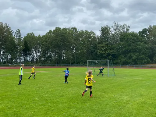 Grym Match, fint passningsspel, snygga mål och framförallt glädje och BRA kämpat hela matchen!