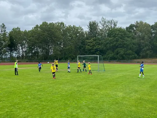 Grym Match, fint passningsspel, snygga mål och framförallt glädje och BRA kämpat hela matchen!