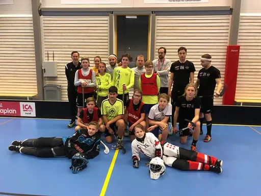 Anton Schöld, Lukas Lilja, Sebastian Evertsson och Emil Skillermo på plats för att stötta våra ungdomar i deras utveckling!