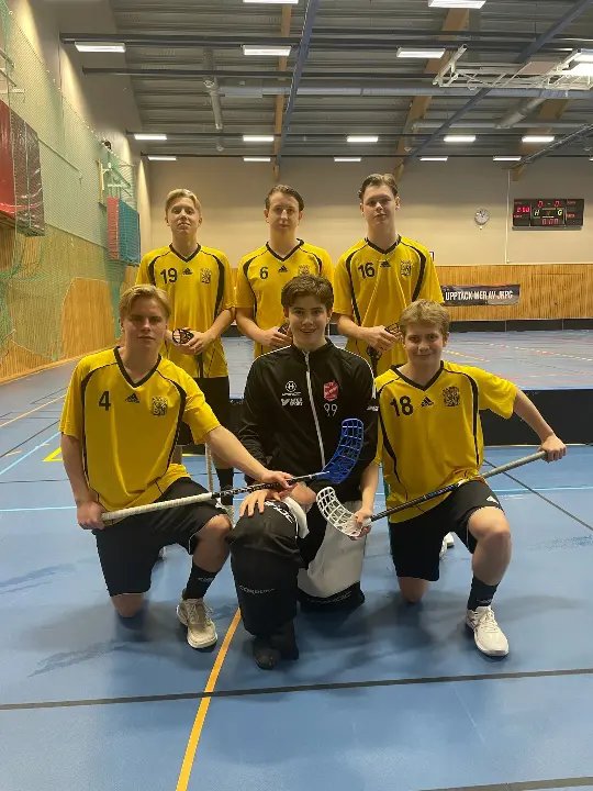 Övre raden: Wilmer Sjöäng, Milo Adlivankin, Louie Nyman Nedre raden: Måns Kvarndal, Liam Eriksson, Alfred Larsson