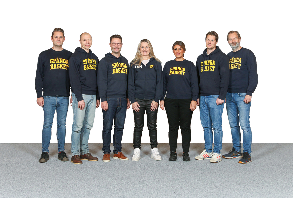 Fr v. Over Rang, Kristoffer Benjaminsson, Peter Sandrström, Anna Mocsáry, Maryam Ghazaleh, Jens Lunneborg, Calle Nygren-Bonnier.
