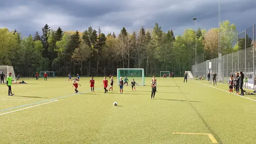 Killarna var super duktiga och tack för våra fans som klättrade berg för att komma och se oss!!