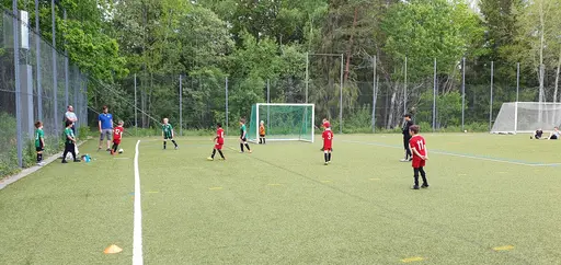 Super bra passningsspel och snygga mål.