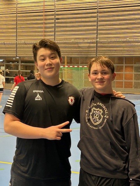 Adam och Charlie i P16