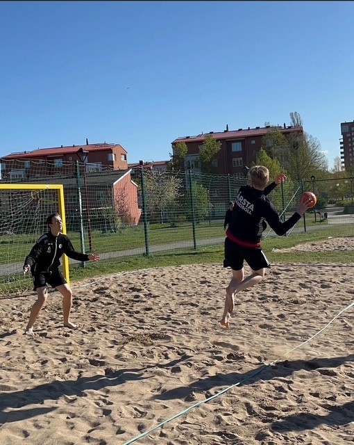 P15 under en beachträning.