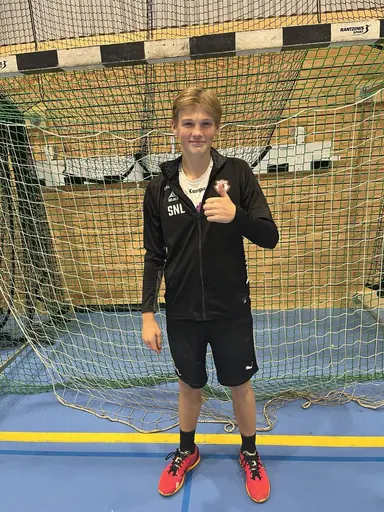 Övre raden: Amanda, Timea och Josefine i F16, samt Adam och Charlie i P16. Undre: Sebastian och Viggo, också i P16.