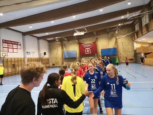 Ett urval av bilder från Håtunaleken i vackert höstväder under helgen