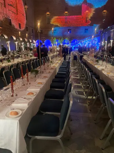 Lo och Siri på jubileumsmiddag i Stadshuset