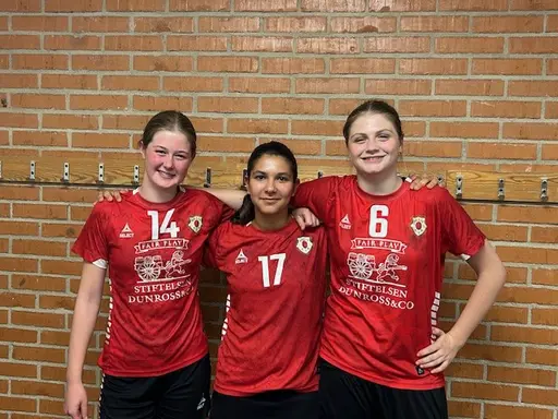 Övre raden: Amanda, Timea och Josefine i F16, samt Adam och Charlie i P16. Undre: Sebastian och Viggo, också i P16.