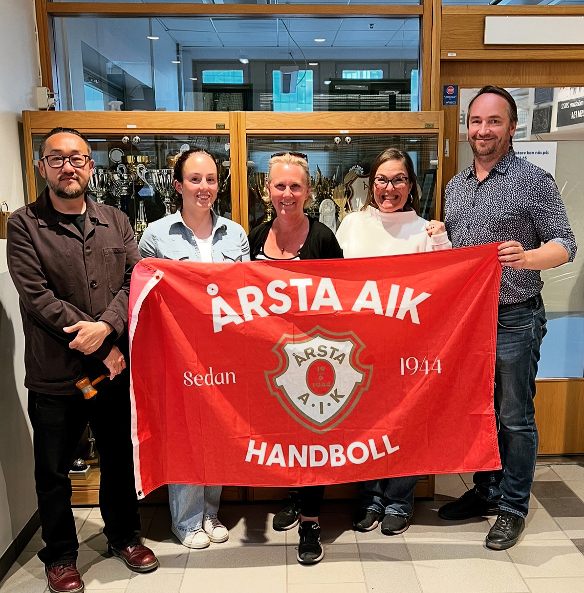 Från vänster: Daniel Johansson, Vendela Luxenburg, Cissi Lundmark, Louise Norrlin och Micke Vesterlund. Frånvarande: Helena Andersson och Bodil Unenge.
