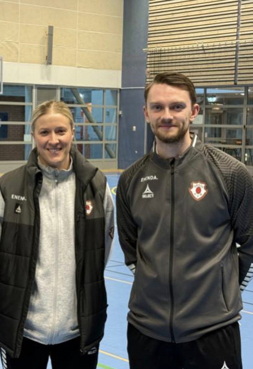 Sportchef Yasmin Domonji och nya tränaren för Damjuniorerna: Christoffer Franzén.