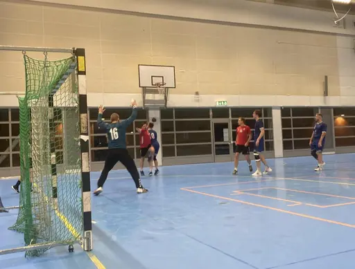 Oavgjort 28-28 efter ordinarie speltid. Förlust 30-32 efter shootout. Foto: Per Nordqvist.