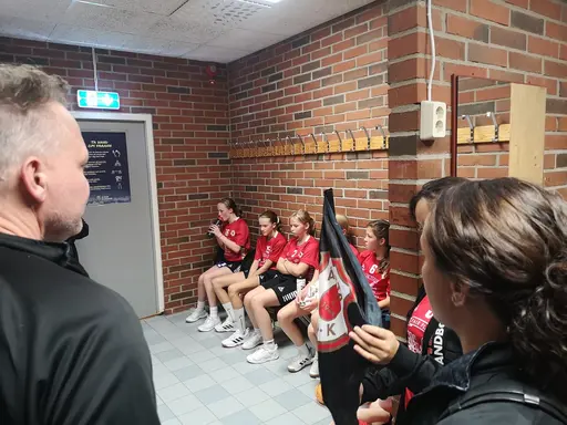 Bilder från lördagens matcher i Orminge sporthall. Längst ned till höger -samling efter match