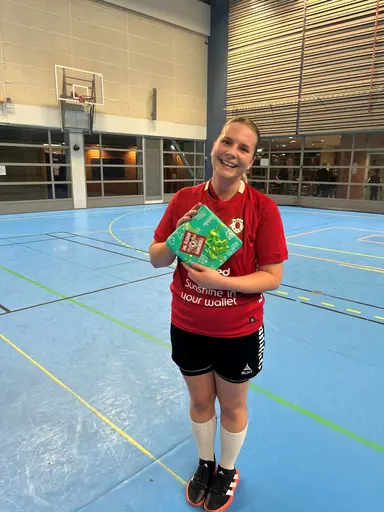 Elise Andersson blev mycket rättvist vald till matchens lirare i Årsta efter 6 fullträffar och en rad assist