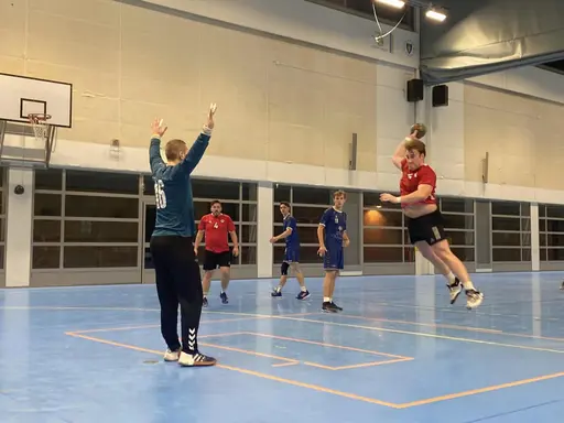 Oavgjort 28-28 efter ordinarie speltid. Förlust 30-32 efter shootout. Foto: Per Nordqvist.