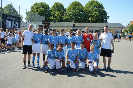 1:a Gais , 2:a Malmö FF och 3:a IFK Lidingö