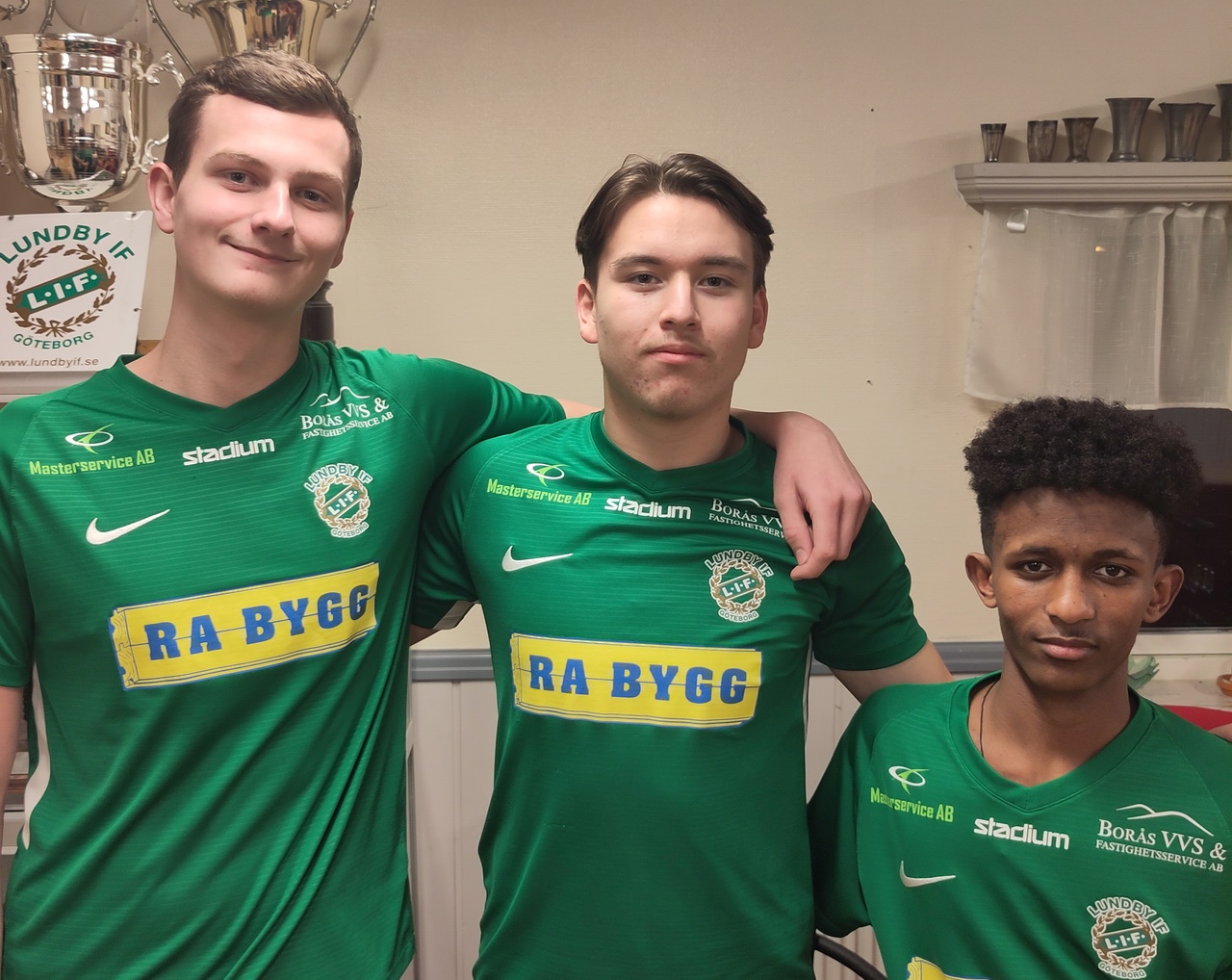 Simon, Amaru och Ermiyas tar klivet upp