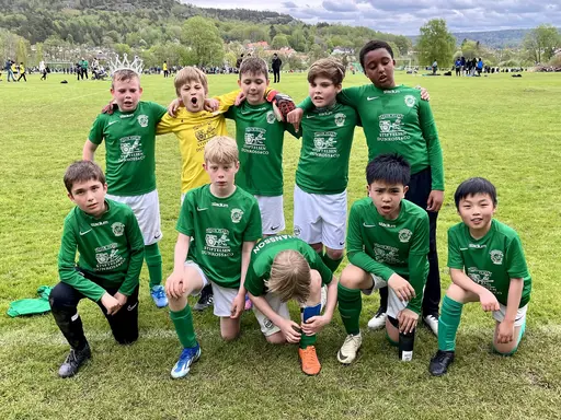 Fotboll på gräs doftar så gott!