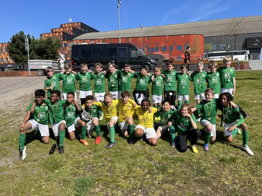 Fotboll på gräs doftar så gott!