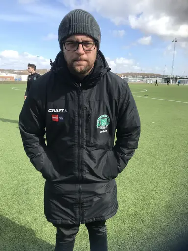 Förväntan i luften inför premiären.
