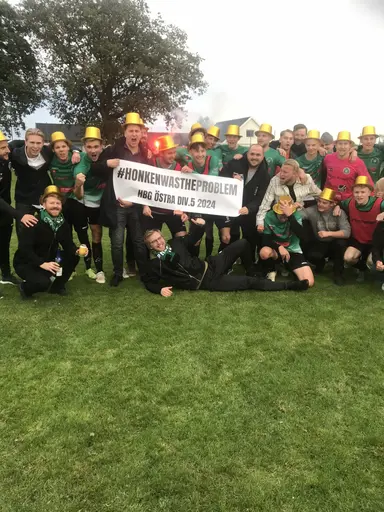 Härliga bilder från matchen och slutsignalen.