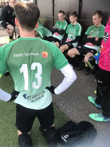 Förväntan i luften inför premiären.