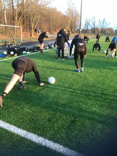 Full fart på träningen ikväll, 26 spelare och 1 bänk, vem får nöta den i år?
