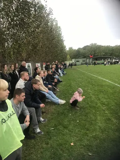 Härliga bilder från matchen och slutsignalen.