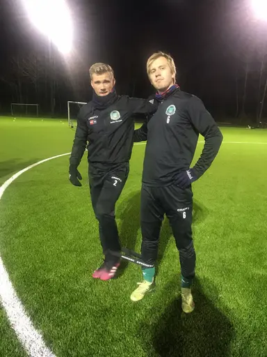 Glädje och hårt arbete i vacker harmoni under ett träningspass i Mörarp i januari.