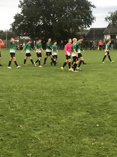 Härliga bilder från matchen och slutsignalen.