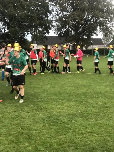 Härliga bilder från matchen och slutsignalen.
