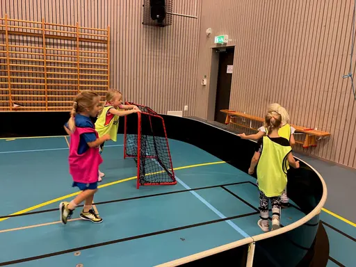 Lördagsmorgon betyder fotboll och full fart för våra tjejer i F5!