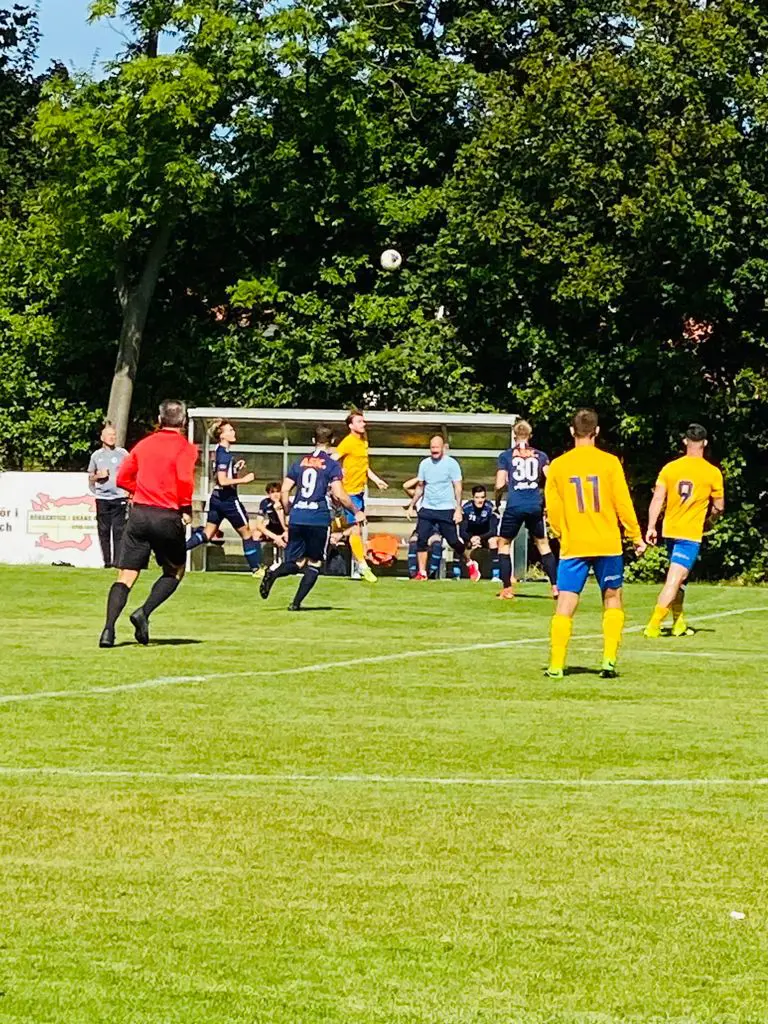 Kamp på mittplan mellan IFK och VFF.