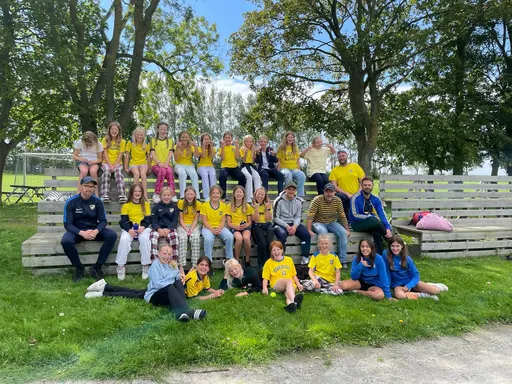 Grymt trevlig första fotbollsläger med tjejerna på "himmaplan" i Klagshamn. Bra träningsfokus blandat med roliga aktiviteter och gruppövningar.