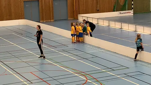 Andra cupen men den första inomhus! Halva grejen med cup är ju att få hänga med kompisar och fika