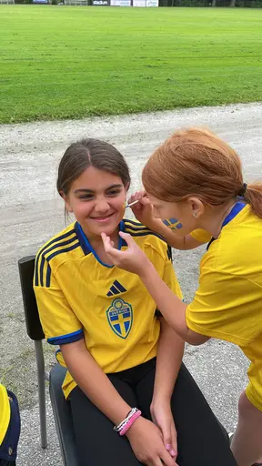 Grymt trevlig första fotbollsläger med tjejerna på "himmaplan" i Klagshamn. Bra träningsfokus blandat med roliga aktiviteter och gruppövningar.