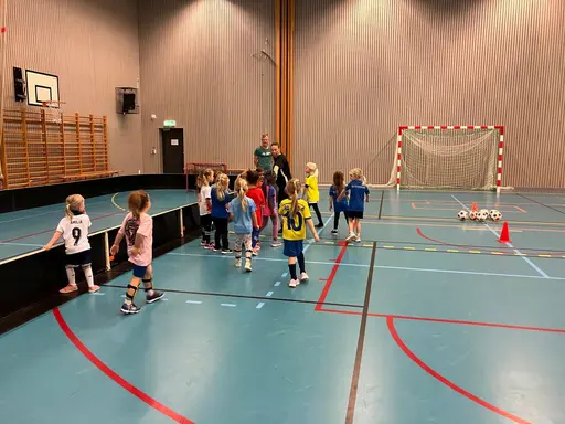 Många tjejer på plats - riktigt skoj!