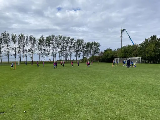 Grymt trevlig första fotbollsläger med tjejerna på "himmaplan" i Klagshamn. Bra träningsfokus blandat med roliga aktiviteter och gruppövningar.