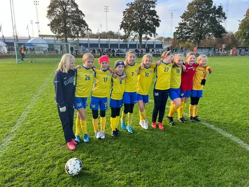 Två lag regerade på Trelleborg Cup 2022! Cupen var det sista för utesäsongen detta året och under året har truppen växt ytterligare till 35 tjejer. En utmaning men samtidigt en väldigt givande sådan!