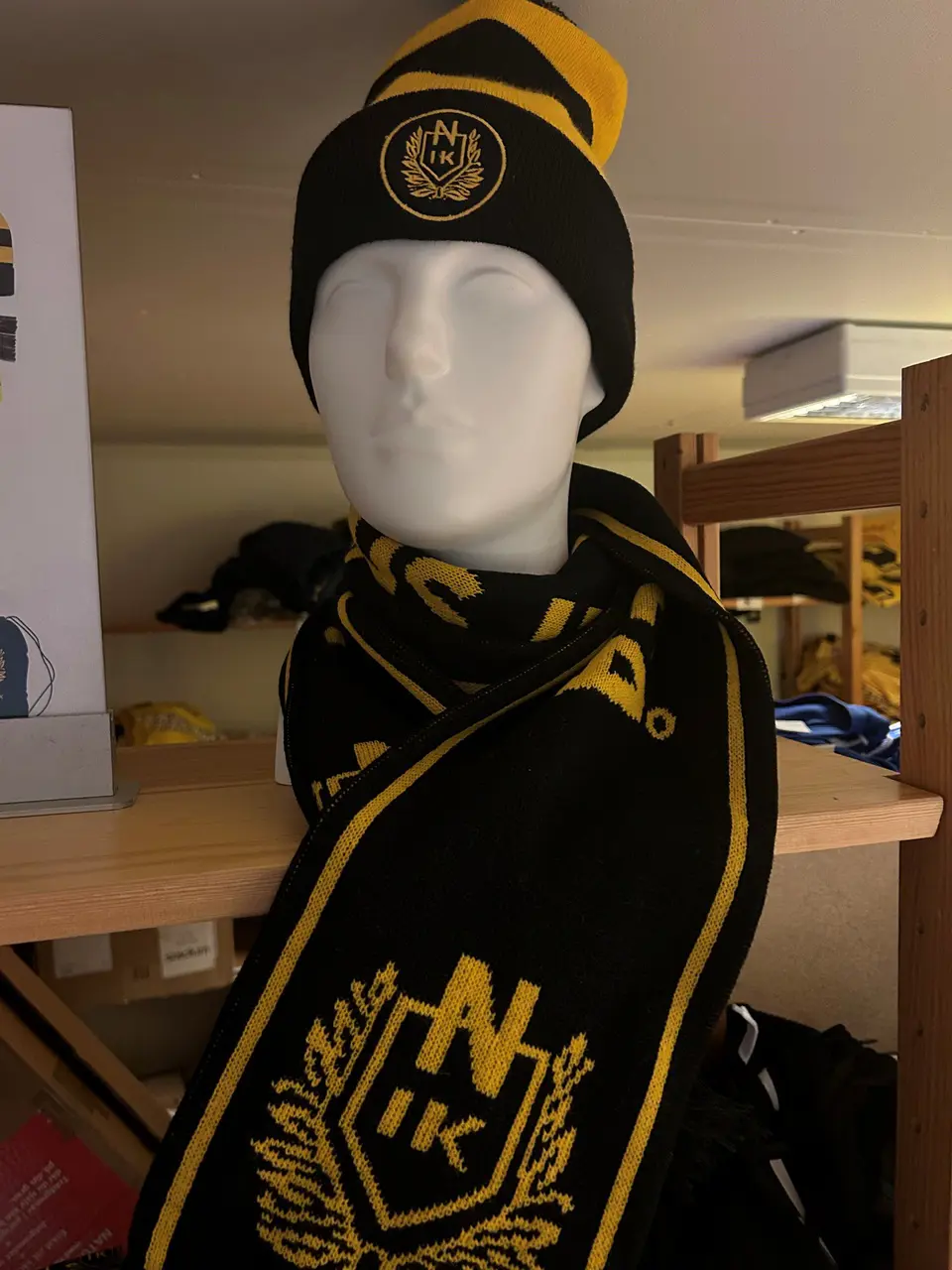 Notaskit med mössa och halsduk
