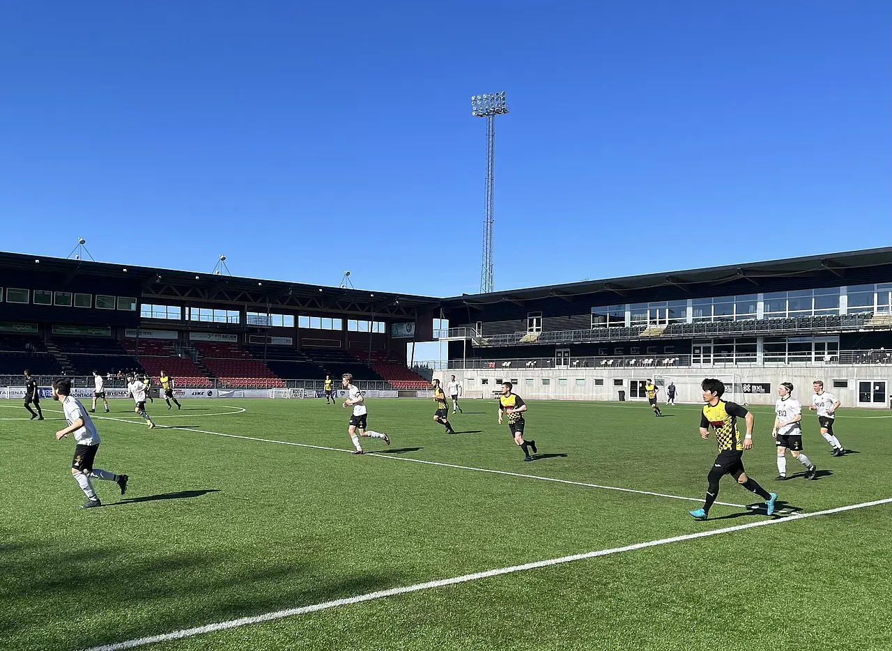 I premiären vann NIK med 9-0 på Boden Arena.