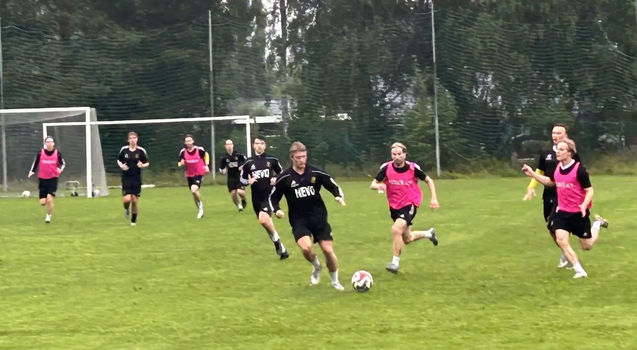 Notas har förberett sig på Tunas naturgräs.