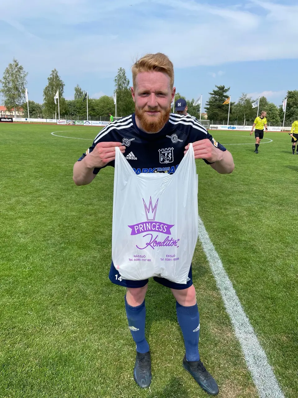 Robin Dahl, nybliven innehavare av Princess Brödkasse ( som bäste hemmaspelare ) efter segern mot Grebo IK.