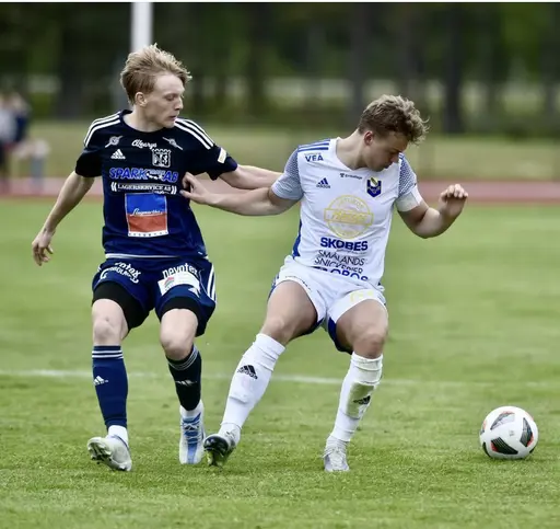 Lövdahl i kamp mot Hvetlanda GIF, och belönad med en plats i veckans 11:a efter senaste matchen hemma mot Ljungsbro.