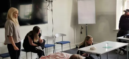 En eftermiddag med mycket skratt då vi körde Bäst i Test, åt asiatisk mat och laddade inför seriestarten nästa vecka