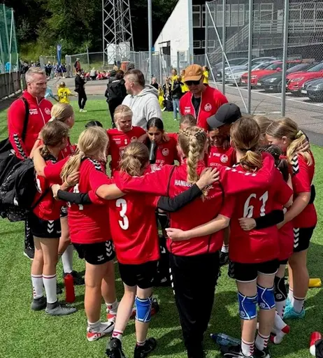 Ett av få utlänska lag vi mötte MTV Dänischenhagen. Med typ samma matchställ som oss :)