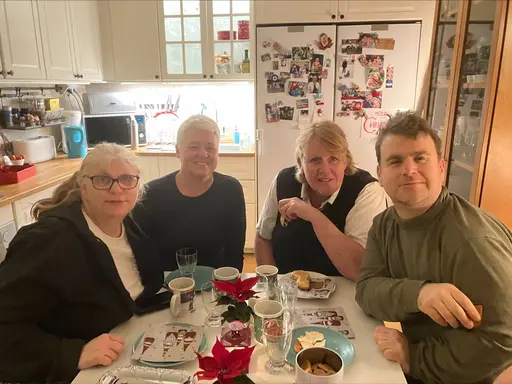 TREVLIGT JULFIKA! GOD JUL OCH GOTT NYTT ÅR ALLIHOP!