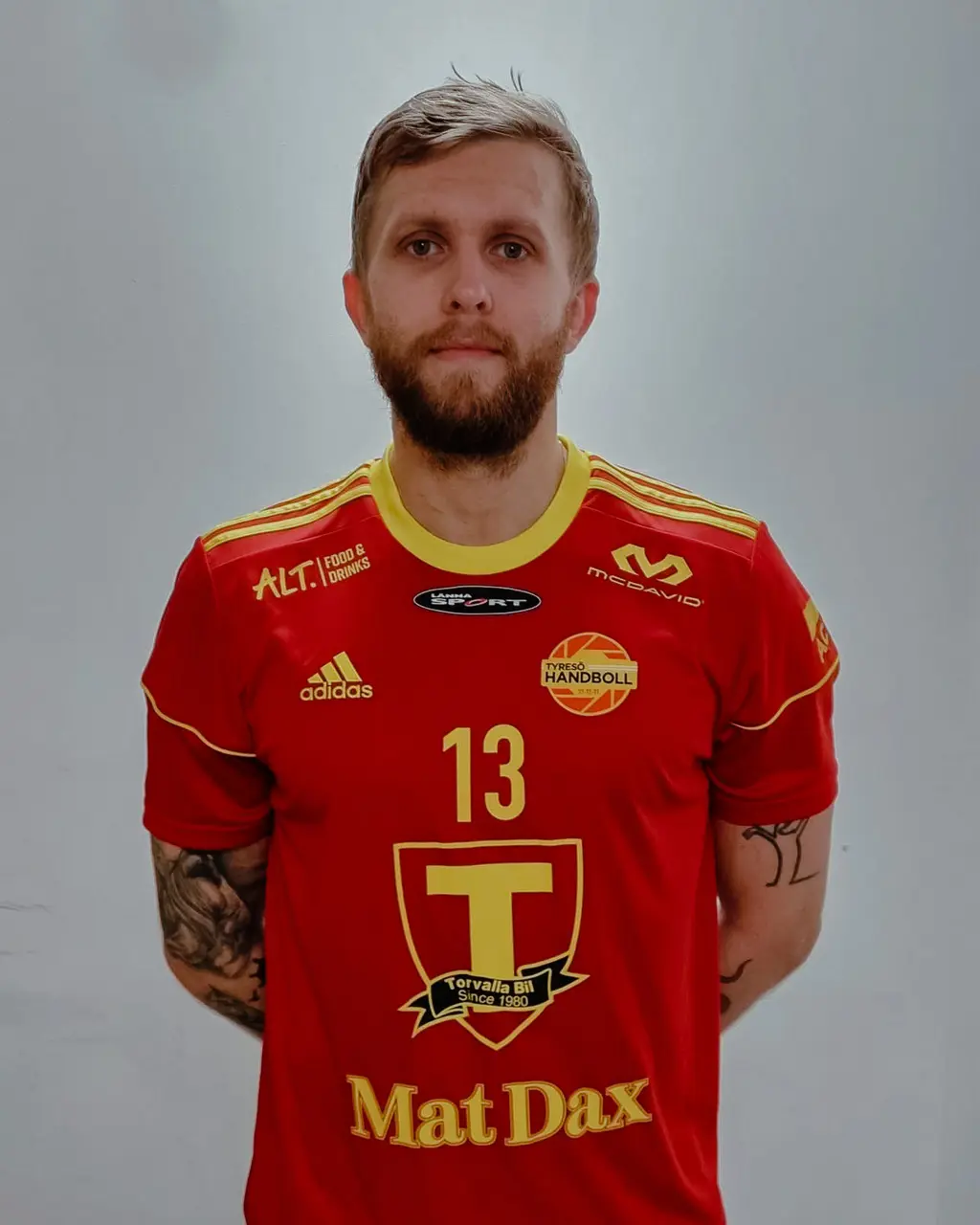 Axel Rämhed i Tyresötröja
